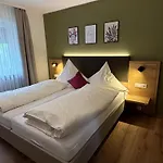 Landgasthaus Zur Linde Zajazd 3*