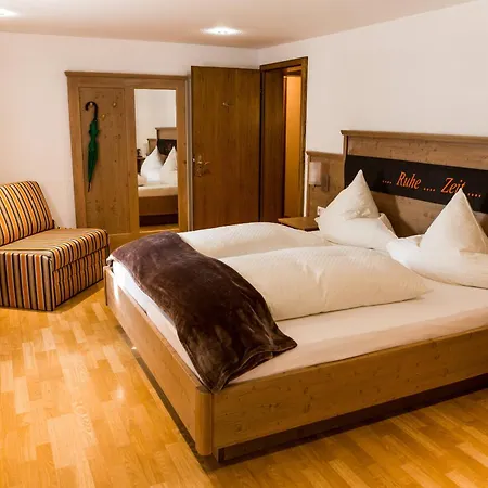 بيت ريفي Landgasthaus Zur Linde, Neusatz Lauf