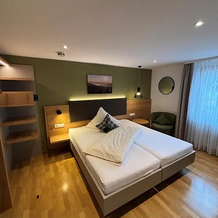 بيت ريفي Landgasthaus Zur Linde, Neusatz Lauf